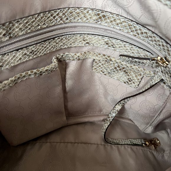 *NEW* Michael Kors Python Leather, Cross Body Chain Tote - Picture 14 of 15